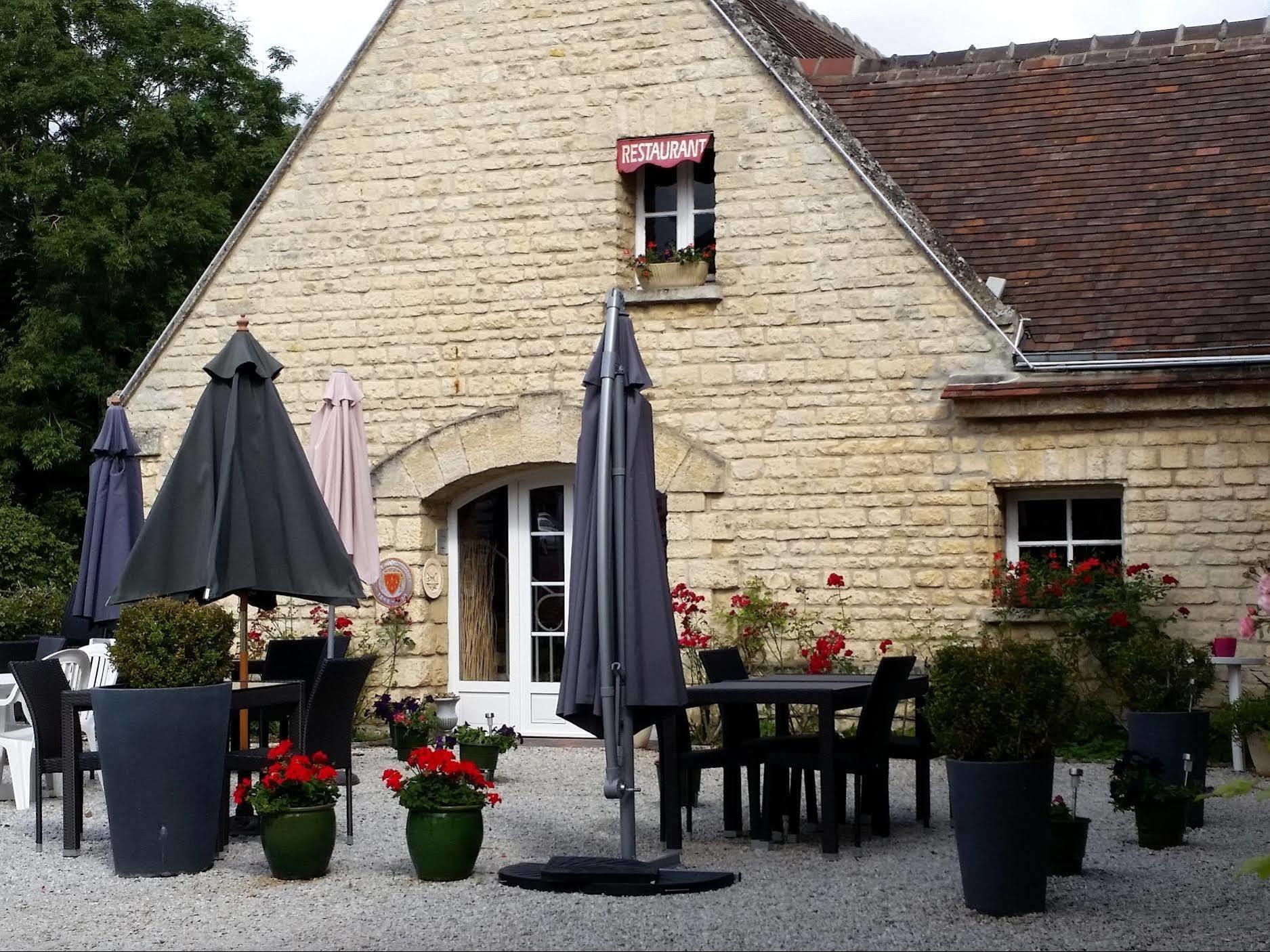 Logis Hotel Le Relais De La Poste Restaurant Le Fil Du Temps Thury-Harcourt-le-Hom Dış mekan fotoğraf