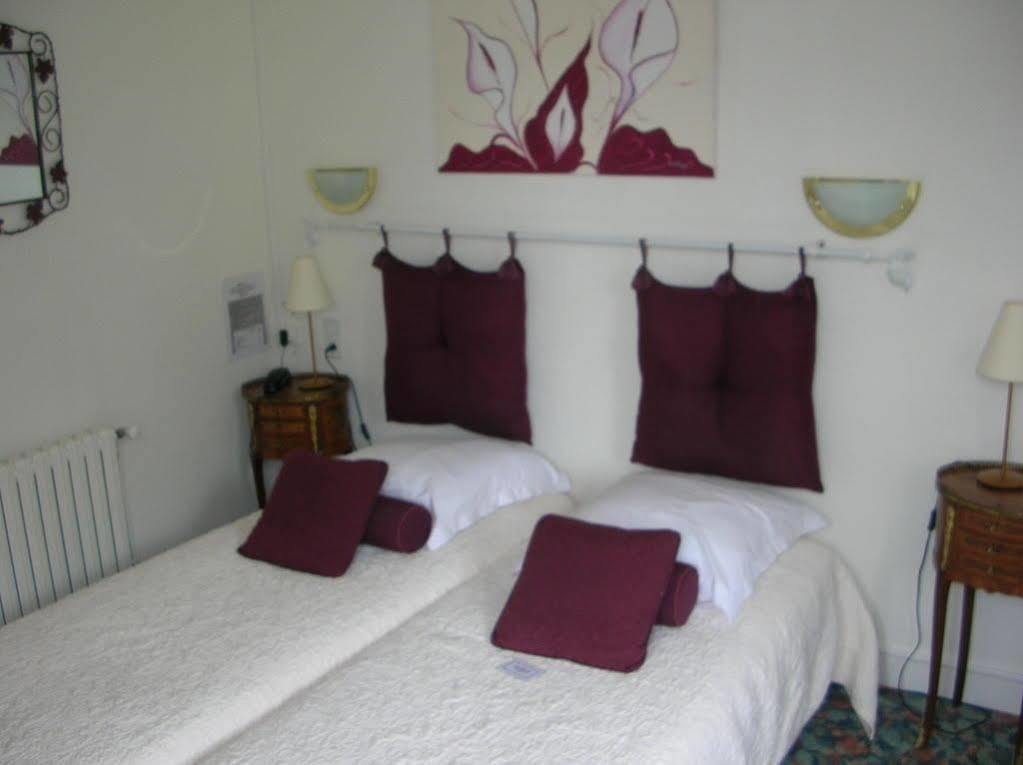 Logis Hotel Le Relais De La Poste Restaurant Le Fil Du Temps Thury-Harcourt-le-Hom Dış mekan fotoğraf