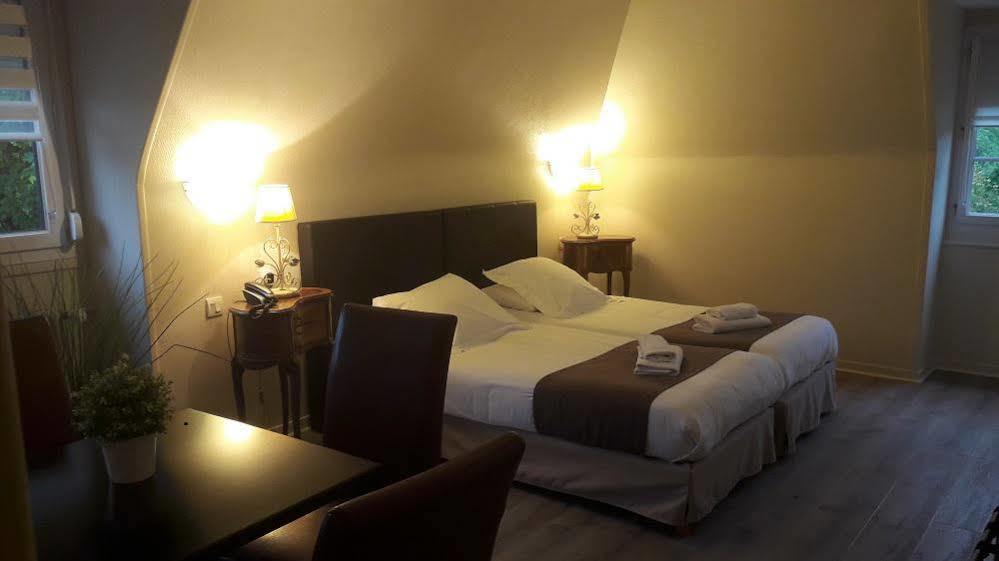 Logis Hotel Le Relais De La Poste Restaurant Le Fil Du Temps Thury-Harcourt-le-Hom Dış mekan fotoğraf